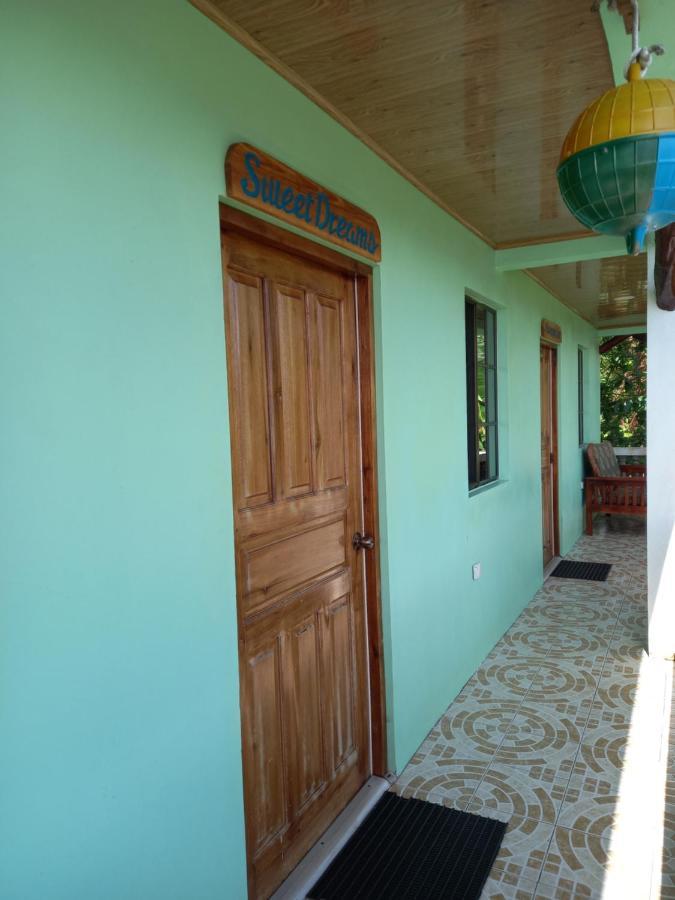 Hospedaje Rosa Del Mar & Sweets Cafe South End Kültér fotó