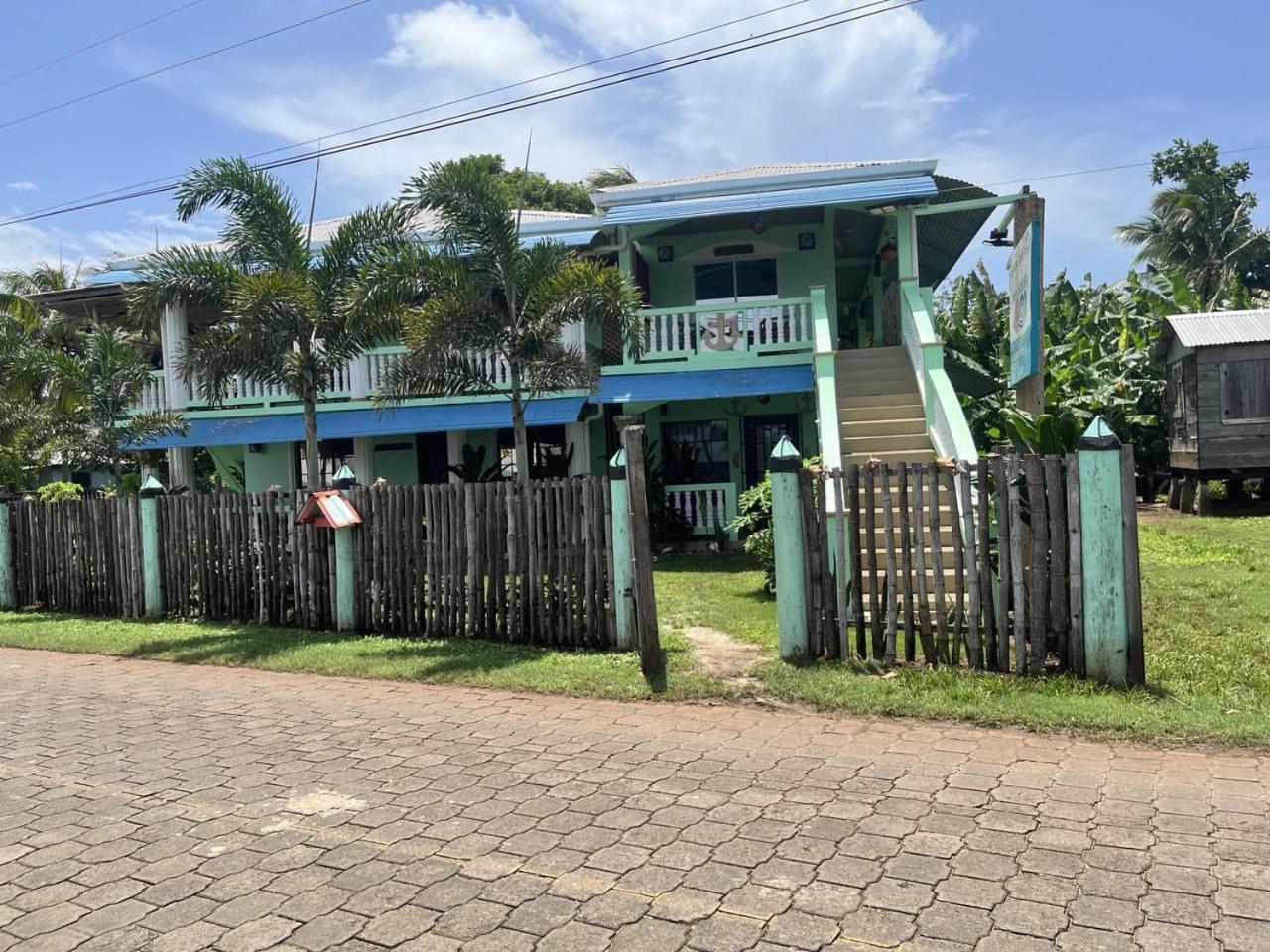 Hospedaje Rosa Del Mar & Sweets Cafe South End Kültér fotó