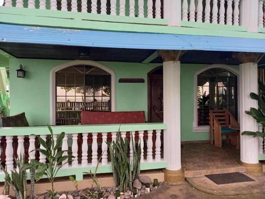 Hospedaje Rosa Del Mar & Sweets Cafe South End Kültér fotó